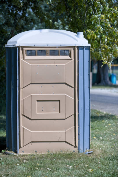 Best Portable restroom trailer rental  in Kaukauna, WI